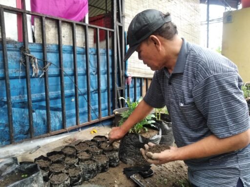 sorotan-kadiman-pakpahan-si-mr-dreamer-–-kepedulian-sosial-:-fakta-atau-mitos sorotan-kadiman-pakpahan-si-mr-dreamer-–-kepedulian-sosial-:-fakta-atau-mitos